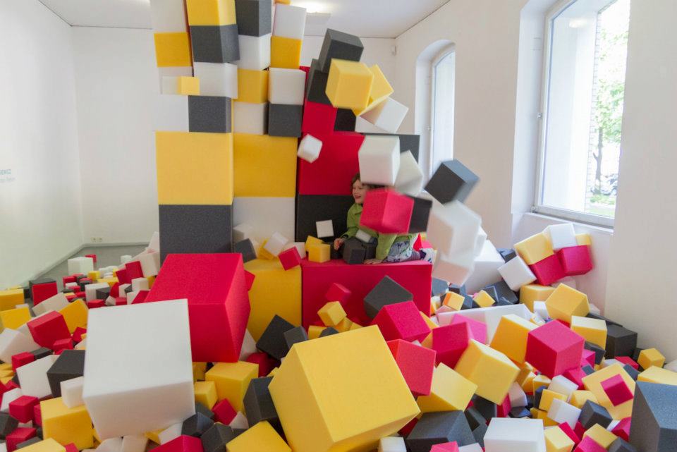 Follow the White Rabbit im ehemaligen Museum am Ostwall, Foto: Roland Baege