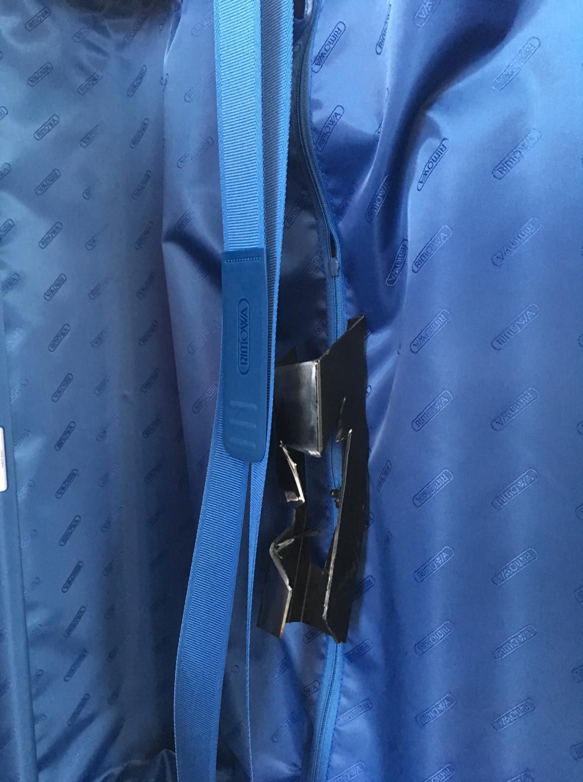 took (In luggage), Detail, 2017, Koffer, Metall, Lack; Foto: Marcel Hiller 