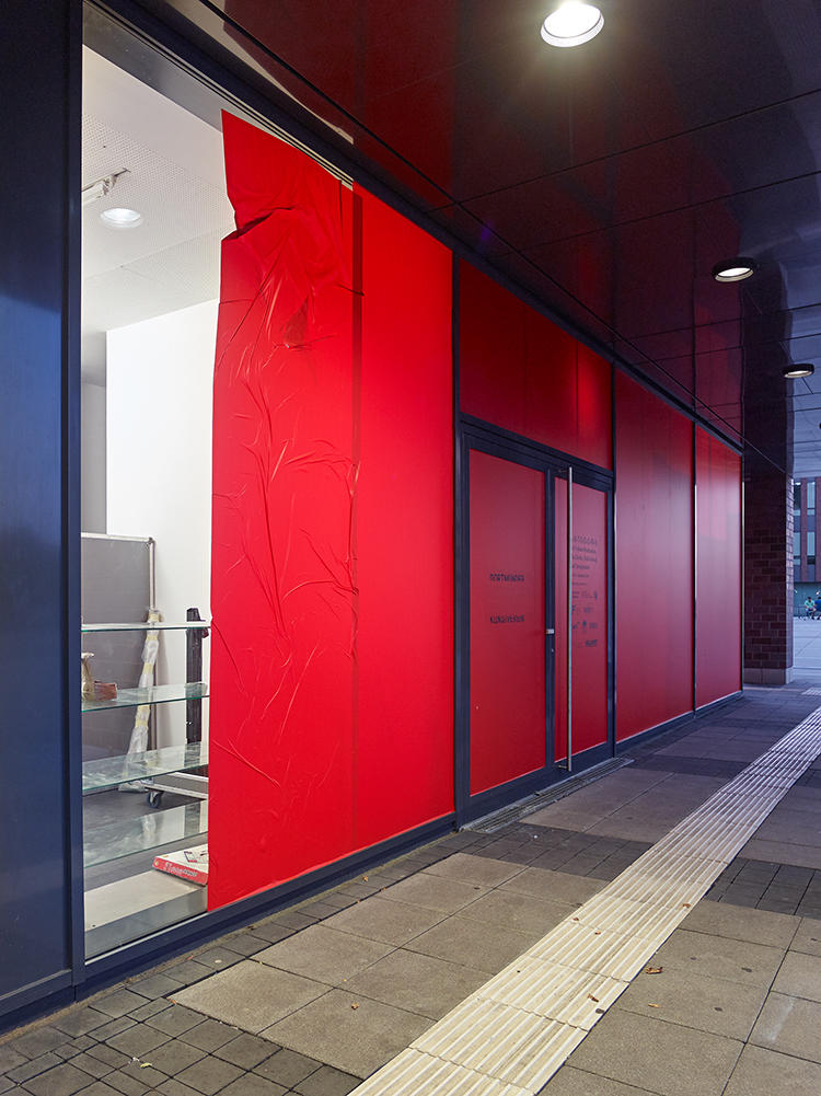 Gerrit Frohne-Brinkmann, Nicola Gördes, Stella Rossié  & Paul Spengemann: P-A-N-T-S-D-O-W-N, 2018 Photo: Simon Vogel