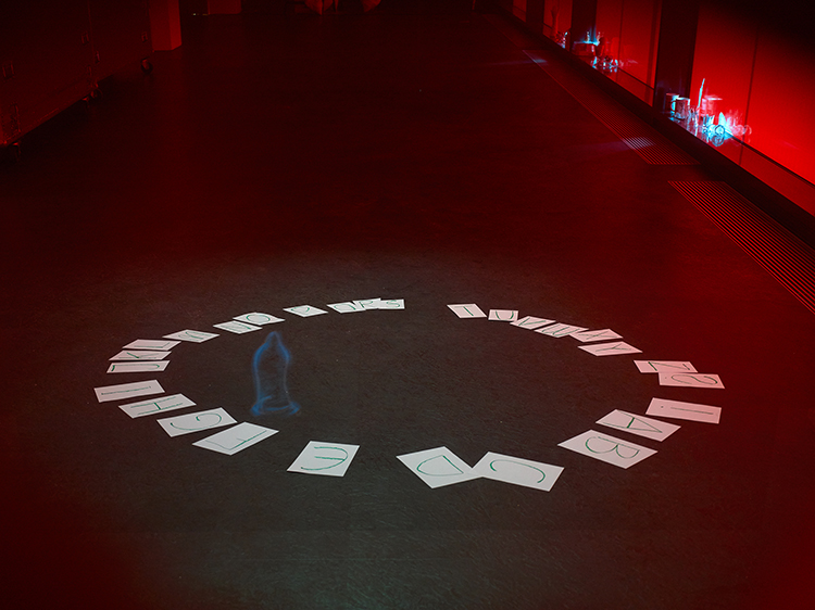 Gerrit Frohne-Brinkmann, Nicola Gördes, Stella Rossié  & Paul Spengemann: P-A-N-T-S-D-O-W-N, 2018 Photo: Simon Vogel