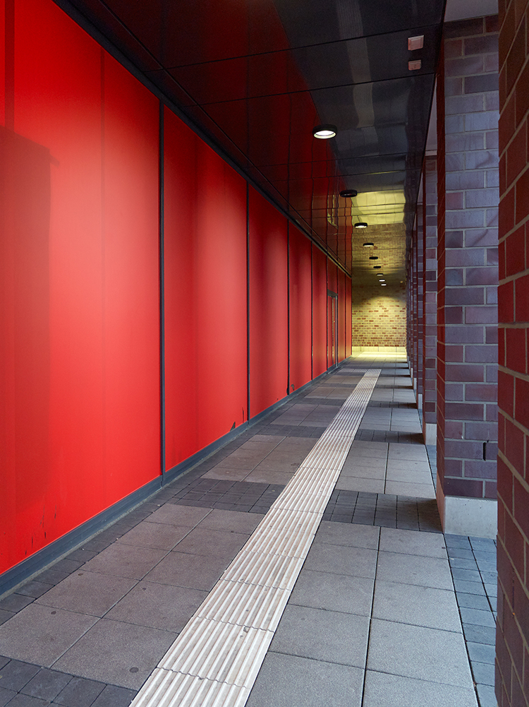 Gerrit Frohne-Brinkmann, Nicola Gördes, Stella Rossié  & Paul Spengemann: P-A-N-T-S-D-O-W-N, 2018 Photo: Simon Vogel