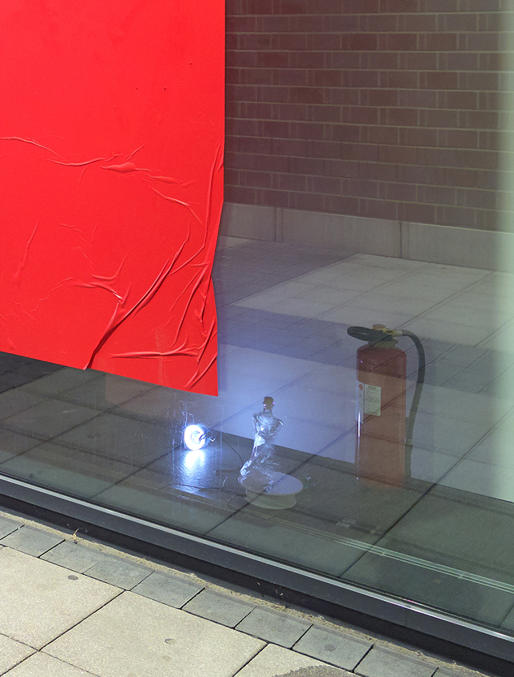 Gerrit Frohne-Brinkmann, Nicola Gördes, Stella Rossié  & Paul Spengemann: P-A-N-T-S-D-O-W-N, 2018 Photo: Simon Vogel