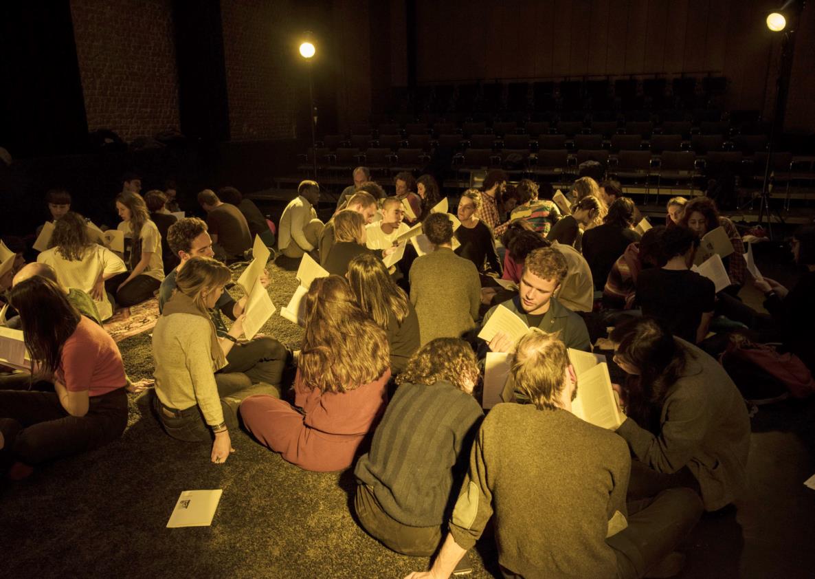 AAGGINR (performance), BEURSCHOUwBURG, Brussels. Nov 11, 2017, Foto: Cilian O’Neil