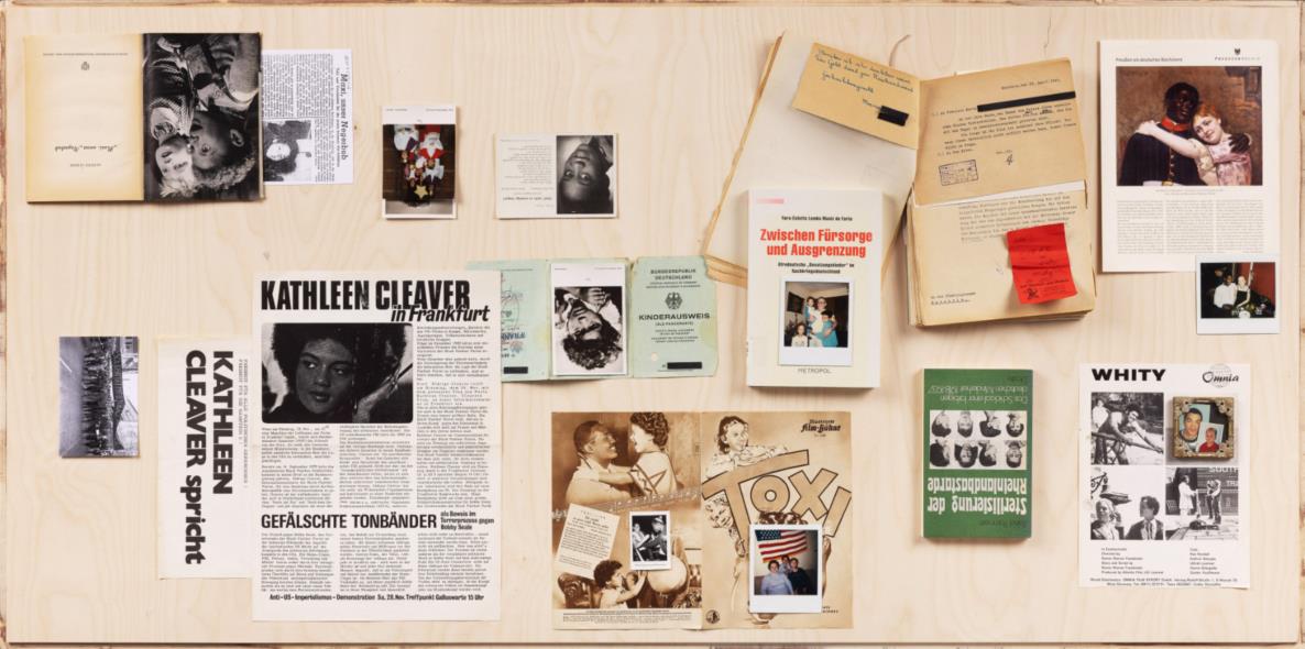 James Gregory Atkinson, Zeitkapsel Whity, 2021, photography, documents, books, various materials, installation view ‘6 Friedberg-Chicago’, Dortmunder Kunstverein Courtesy: the artist, Archiv des Hamburger Instituts für Sozialforschung, MARCHIVUM, The Lisbet Tellefsen Collection, UB TU Dortmund, Dortmunder Kunstverein Photo: Roland Baege