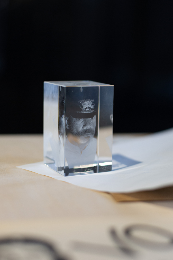 James Gregory Atkinson, Zeitkapsel BBC (Detail), 2021, documents, sculpture Marc Brandenburg Paper Weight, 2012, photography, various materials, installation view ‘6 Friedberg-Chicago’, Dortmunder Kunstverein, 2021/22 Courtesy: the artist, Marc Brandenburg, Dortmunder Kunstverein Photo: Jens Franke