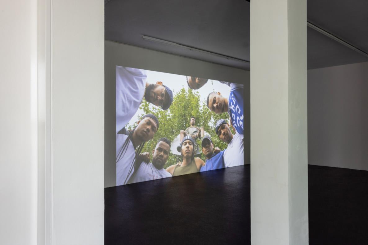 James Gregory Atkinson, 6 Friedberg-Chicago, 2021, 4K video with sound, 6‘16‘‘ loop, installation view, ‘6 Friedberg-Chicago’, Dortmunder Kunstverein  Courtesy: the artist, Dortmunder Kunstverein Photo: Roland Baege