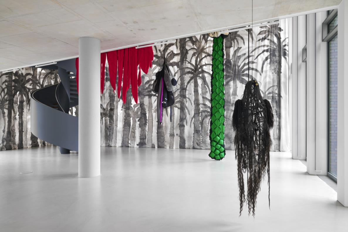 Hoda Tawakol: Silent Voices in a Palm Grove, Dortmunder Kunstverein, 2023, Photo: Mareike Tocha, Courtesy: the artist, Dortmunder Kunstverein, Gallery Isabelle van den Eynde