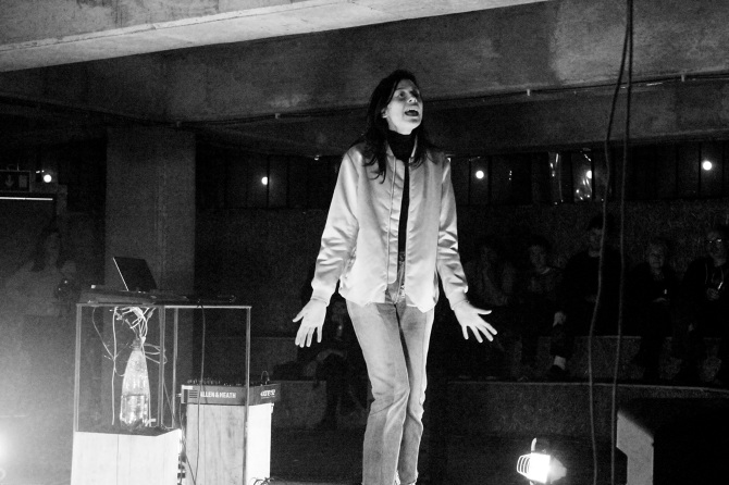 c by Cargo Collection  Ariel 2.0; Performance im Bold Tendencies, London