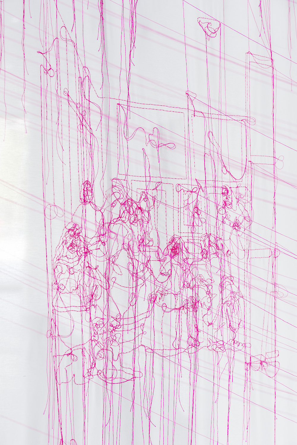 THIN MEMBRANE / PICTURES COME DOWN, Detail, 2009 - Stickerei auf Stoff, 400 × 428 × 450 cm