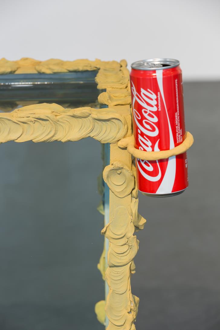 OHNE TITEL (DOSE), Detail, 2015 - Aluminium patiniert, Glas, Wasser 69 × 42 × 33 cm,  Foto: Roland Baege