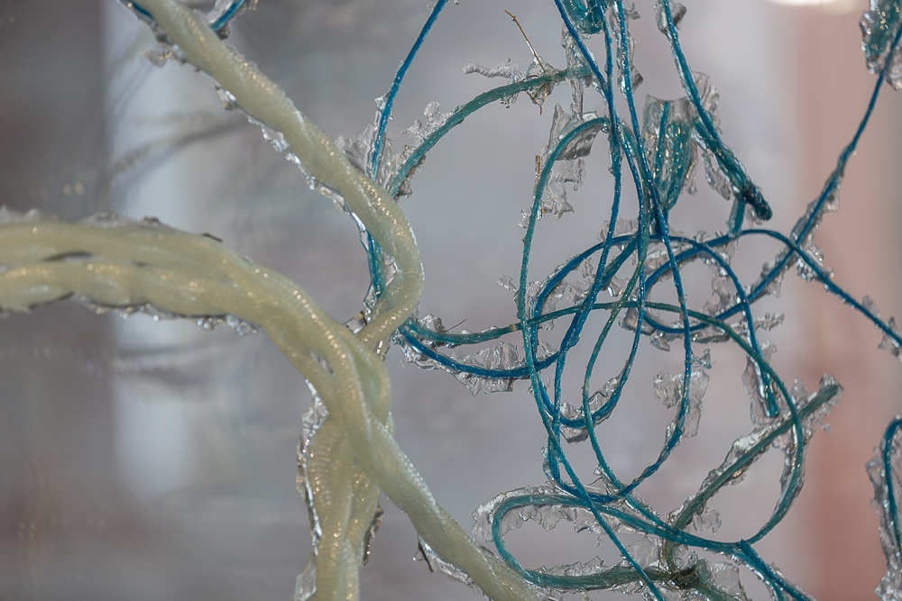 Lena Henke: Dreihasenbild, Detail, 2015