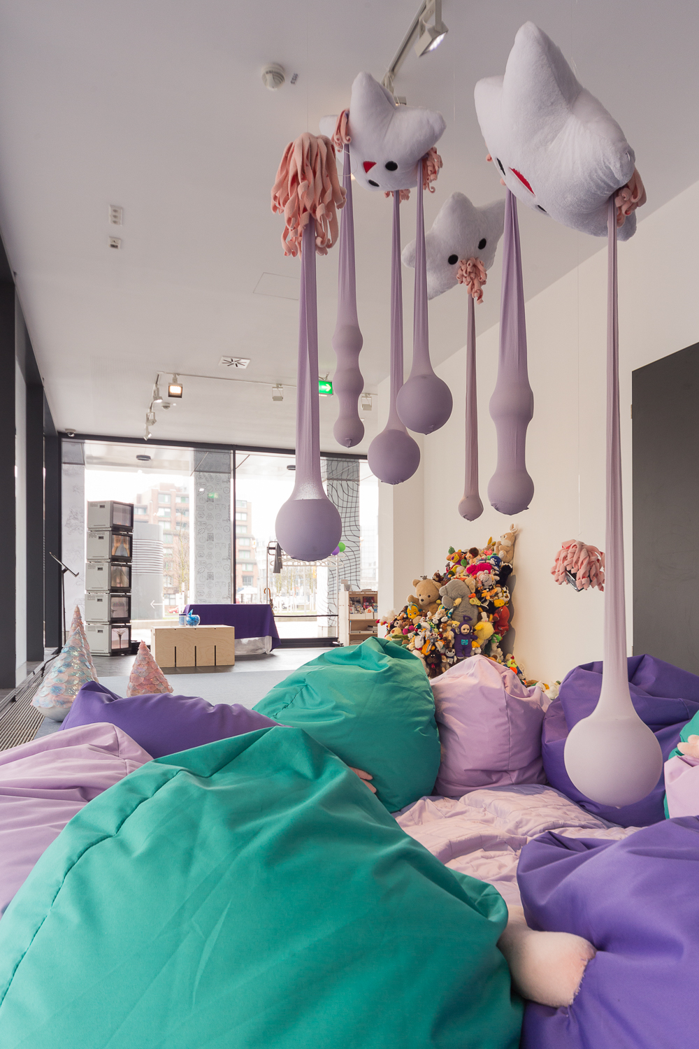 JANINA LEMPARTY ain‘t nobody got time for that, Stoff- und Soundinstallation, 2015