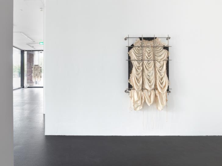 Elaine Cameron-Weir, exhibit from a dripping personal collection, 2018, Dortmunder Kunstverein, Photo: Simon Vogel