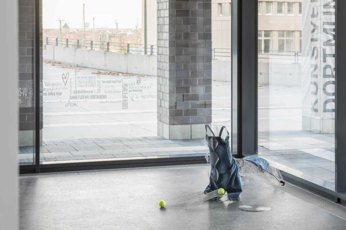 Alison Yip: First Pitch; Wordcloud II, 2020, Dortmunder Kunstverein, Foto: Roland Baege