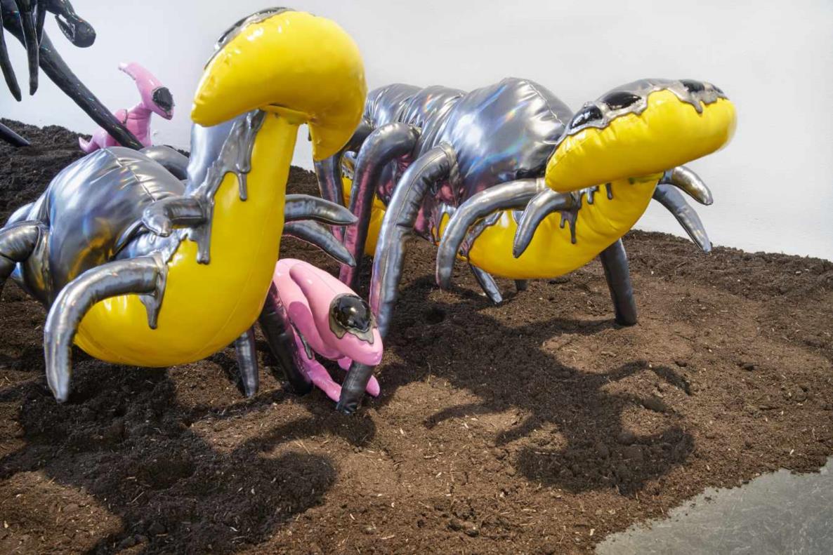 Mary Audrey-Ramirez: INTO A GRAVEYARD FROM ANYWHERE, 2020, Foto: Simon Vogel