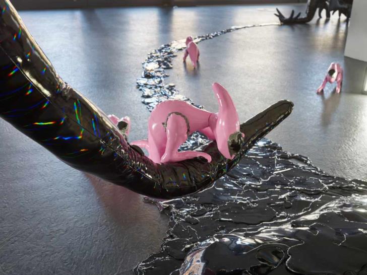 Mary Audrey-Ramirez: INTO A GRAVEYARD FROM ANYWHERE, 2020, Foto: Alwin Lay, VG-Bild