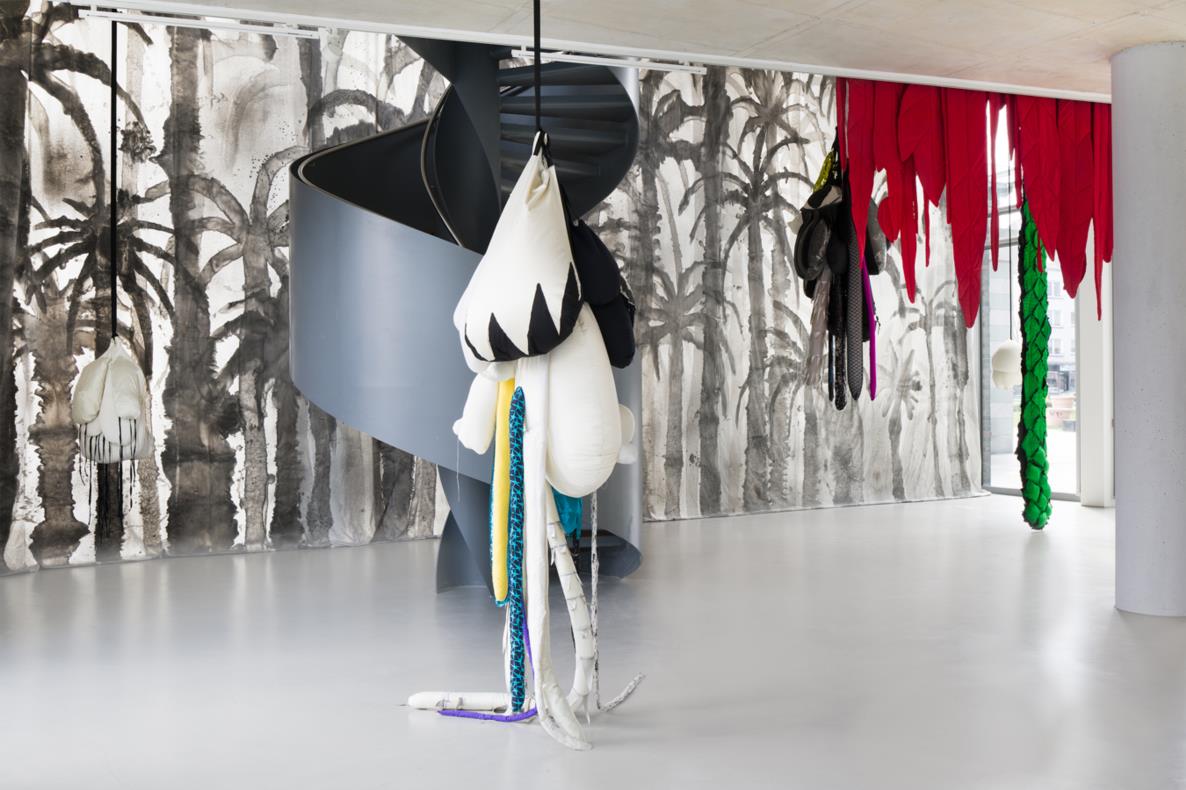 Hoda Tawakol: Silent Voices in a Palm Grove, Dortmunder Kunstverein, 2023, Photo: Mareike Tocha, Courtesy: the artist, Dortmunder Kunstverein, Gallery Isabelle van den Eynde