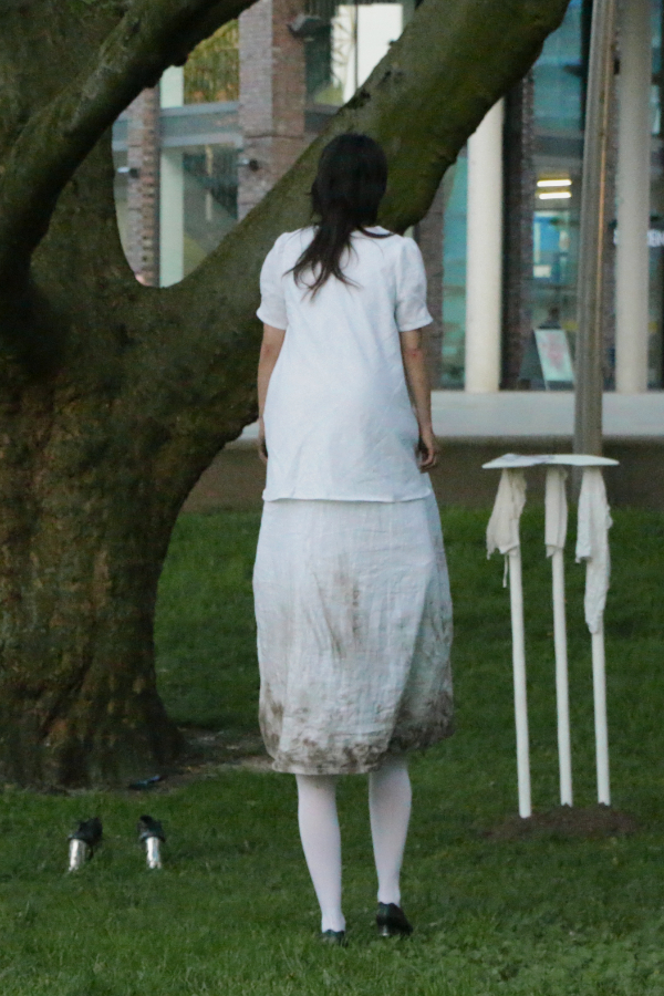 Ja Jess - by the use of its displays, 2024, Performance, Dortmunder Kunstverein, Foto: Jessica Tille